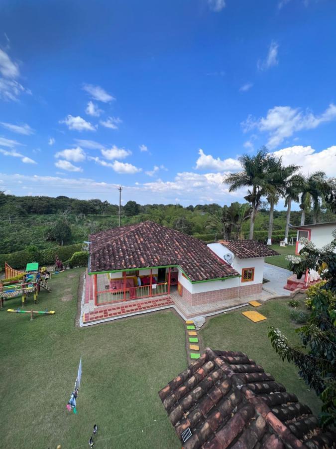 Alojamiento Campestre Hawaii Montenegro Bagian luar foto