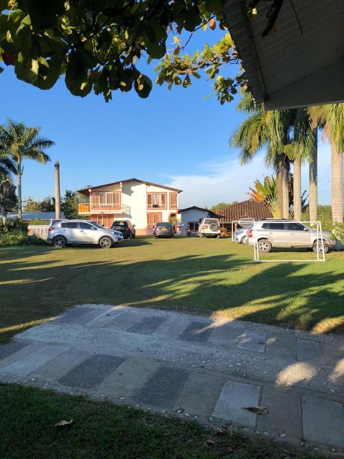 Alojamiento Campestre Hawaii Montenegro Bagian luar foto