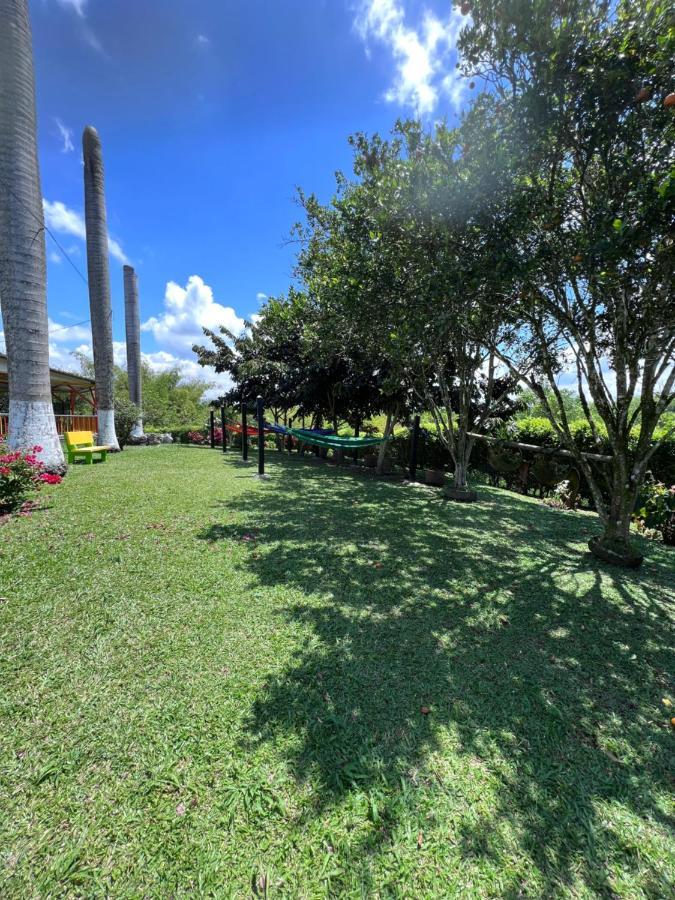 Alojamiento Campestre Hawaii Montenegro Bagian luar foto